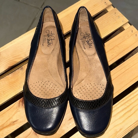Life Stride soft system Navy flats Sz. 7.5W - Picture 5 of 11